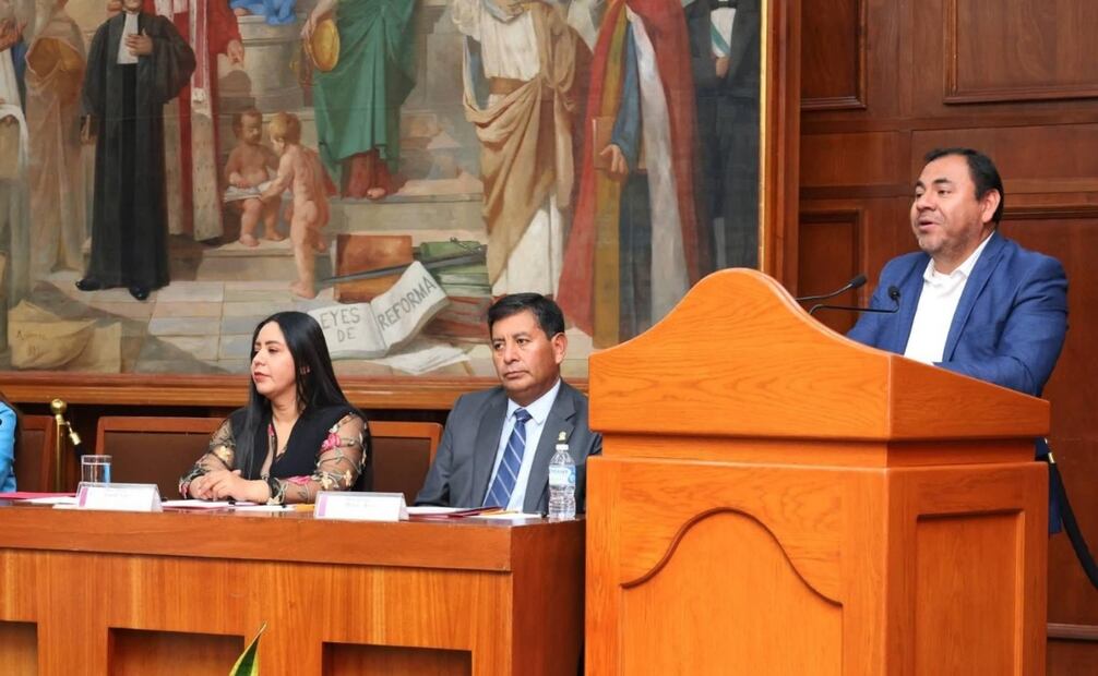 La falta de acceso a internet y laboratorios en escuelas públicas del Edomex dificulta el aprendizaje tecnológico desde nivel básico. Foto Especial