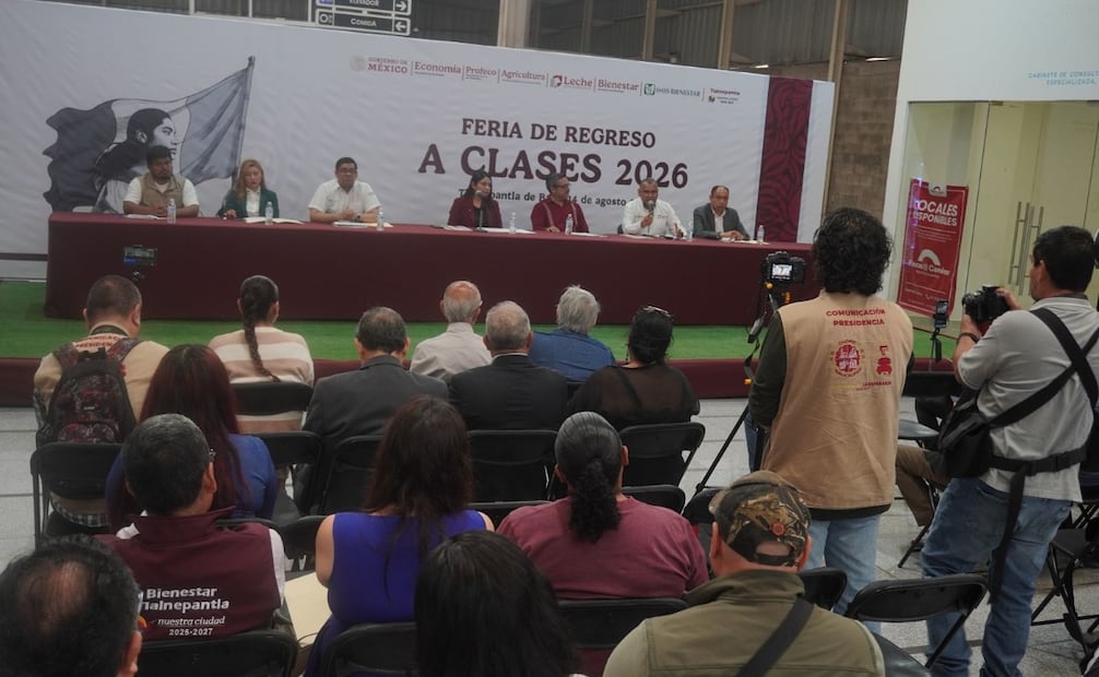 Además de papelería y uniformes, las sedes ofrecerán servicios de expedición de actas de nacimiento y certificados médicos escolares. Foto Especial