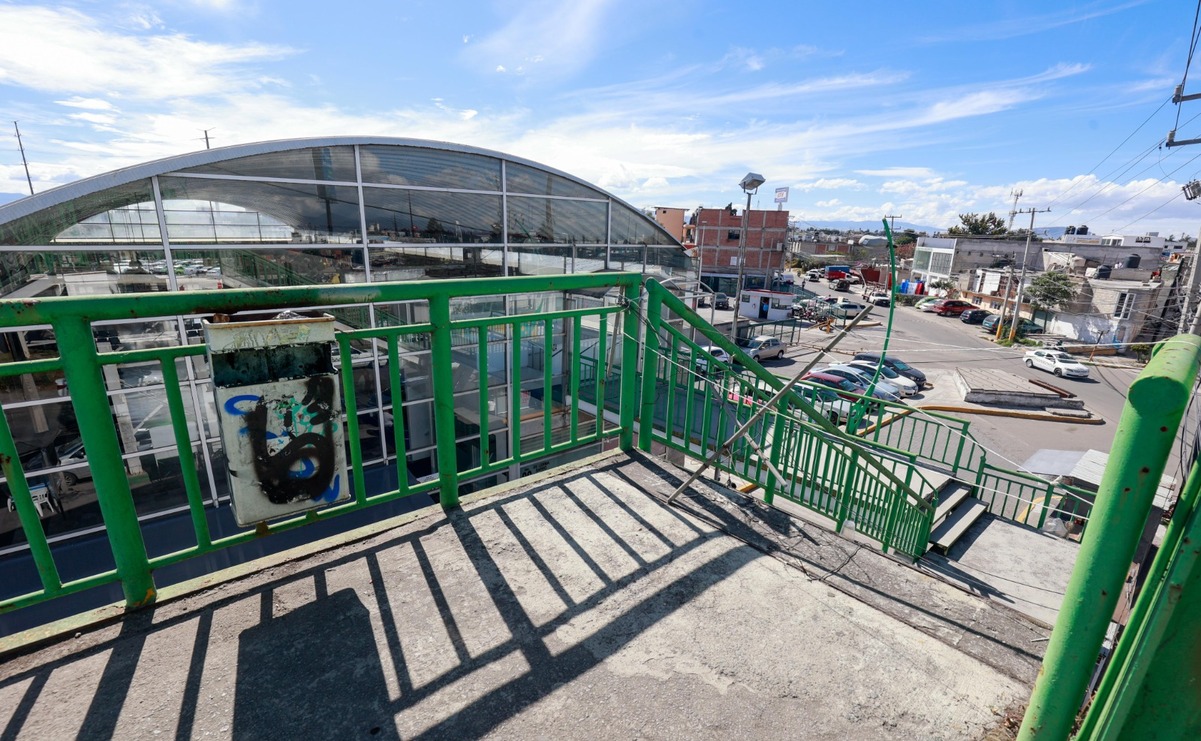 Los asaltos incrementan, particularmente en los puntos ciegos de los puentes peatonales / Foto: Alejandro Vargas