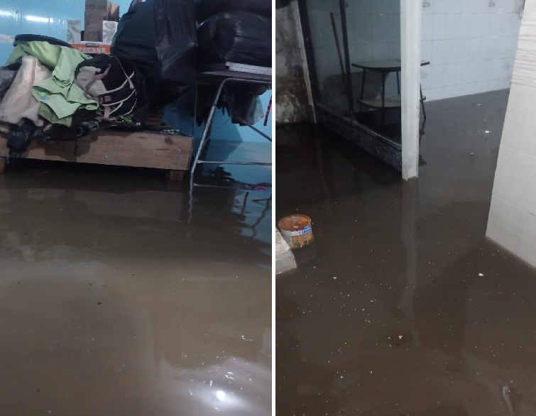 El agua ingresó a los domicilios en la colonia Culturas de México, en Chalco. Foto Especial