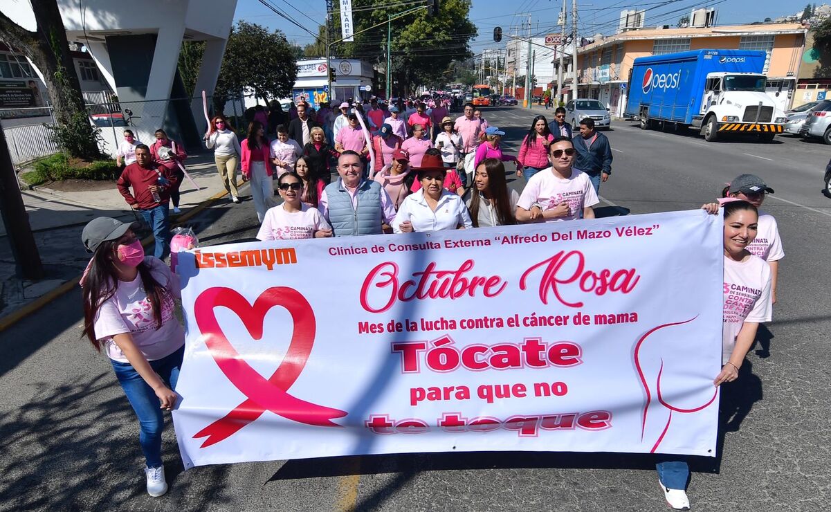 Tercera caminata de sensibilización contra el cáncer de mama / Foto Arturo Hernández
