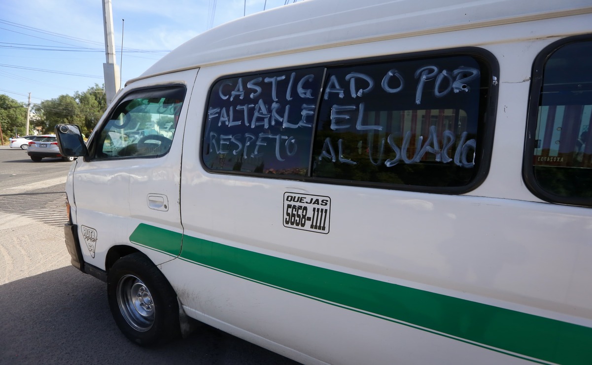 Quien se pasa de lanza con los pasajeros, es castigado con este tipo de letreros y no puedes trabajar: choferes de la Ruta 64 / Foto: Luis Camacho