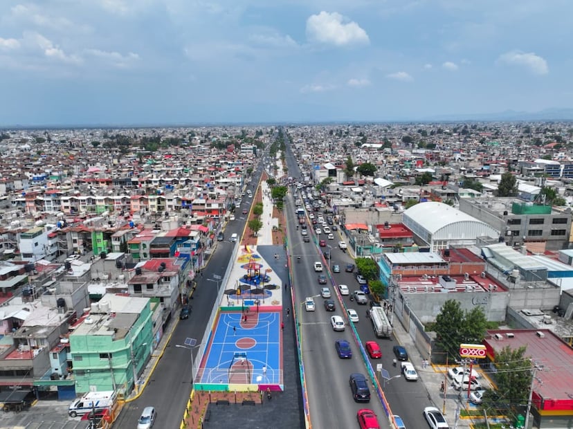 La avenida Gobernador Lic. Ignacio Pichardo Pagaza, de 2.3 kilómetros de longitud, cruza comunidades de la Quinta Zona como Fuentes de Aragón y La Florida. Foto. Especial