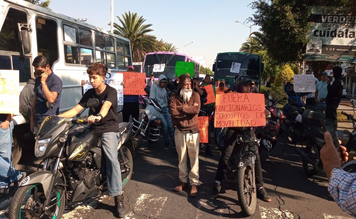 Los transportistas esperan indicaciones para saber si avanzan o no hacia el Zócalo de la CDMX. Foto: Especial