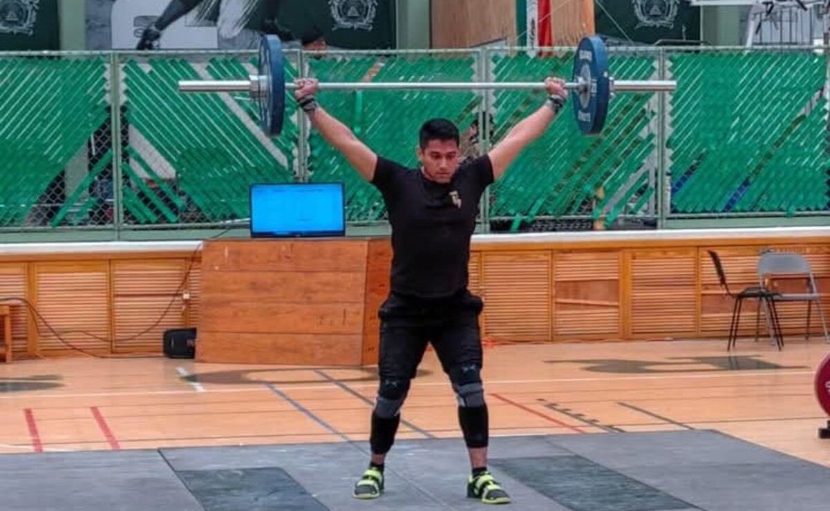 De las marcas de los atletas de la UAEMéx, el entrenador de levantamiento de pesas externó que han mejorado. Foto: Especial