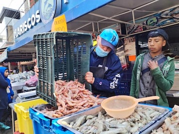 ¿Vas a comprar pescados y mariscos? Sigue estas recomendaciones de salud