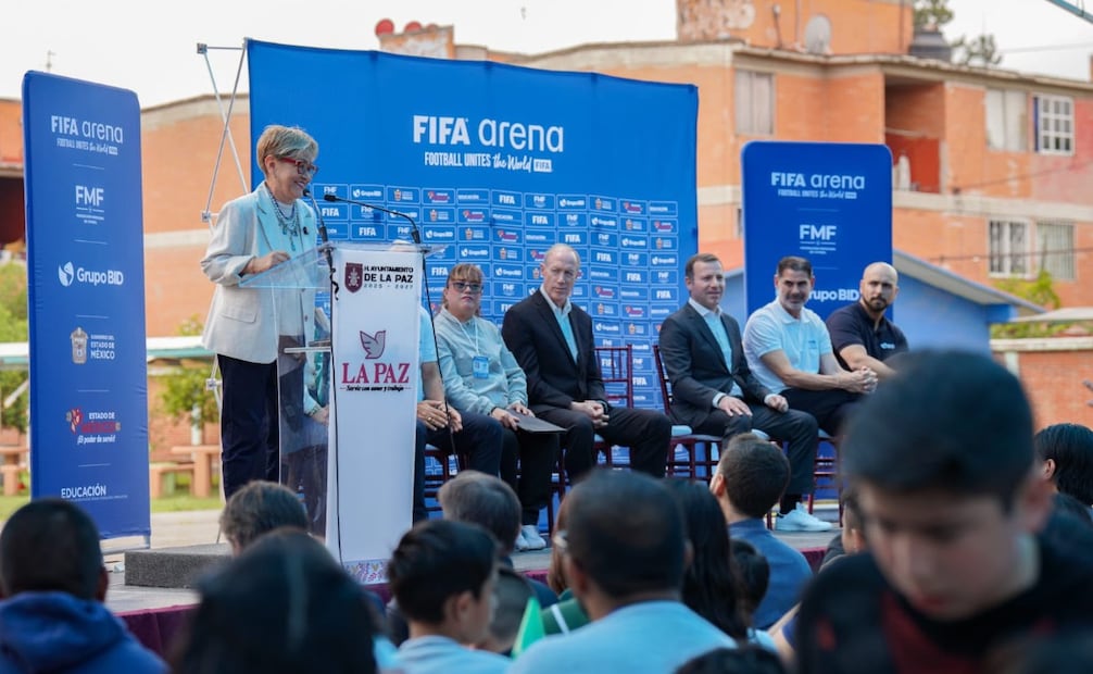 La alcaldesa Martha Guerrero destacó que el municipio es el primero en todo el Estado de México en materializar y estrenar este proyecto de la FIFA. Foto Especial