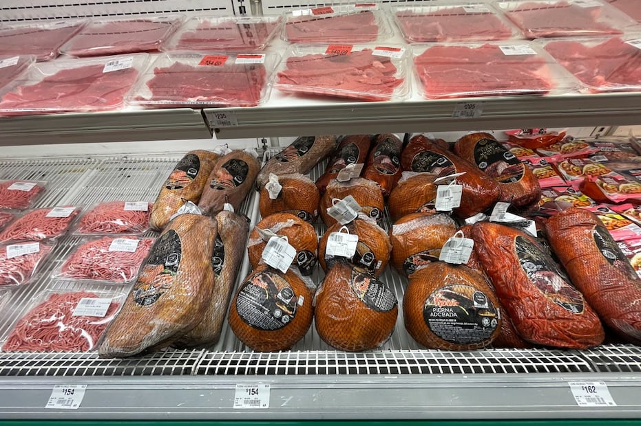 Entre ingredientes, desechables y complementos, las familias mexiquenses estiman una inversión que oscila entre los 1,300 y los 7,000 pesos este año. Foto Alejandro Vargas / El Universal