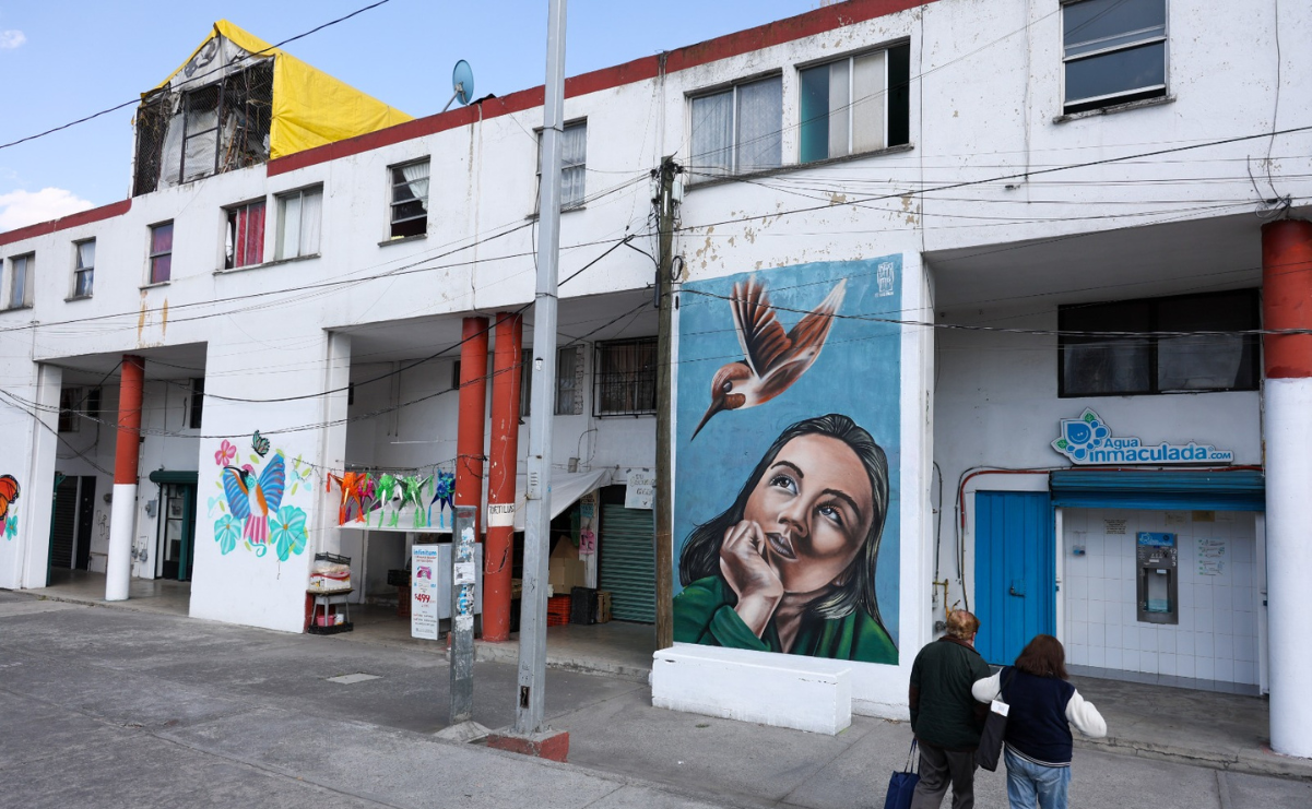 El arte transforma la comunidad: vecinos de Metepec conviven y disfrutan de los nuevos espacios públicos creados a través de la Ruta de la Cultura / Foto: Arturo Hernández