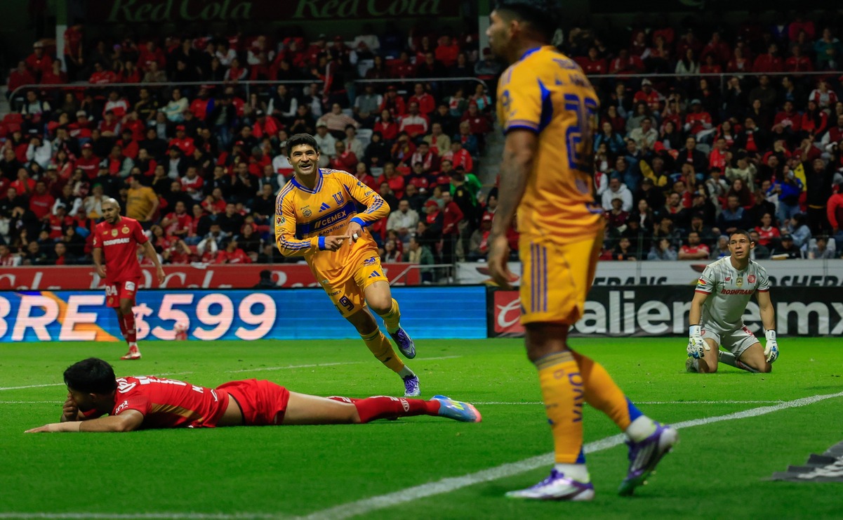 Los Diablos Rojos del Toluca sumaron su primera derrota del Apertura 2025 al caer 3-4 ante Tigres. Foto: Arturo Hernández / El Universal Estado de México