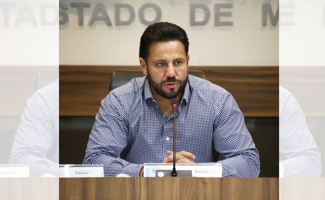 El dirigente del PAN en el Estado de México, Anuar Azar Figueroa, durante un pronunciamiento oficial del partido. Foto Especial