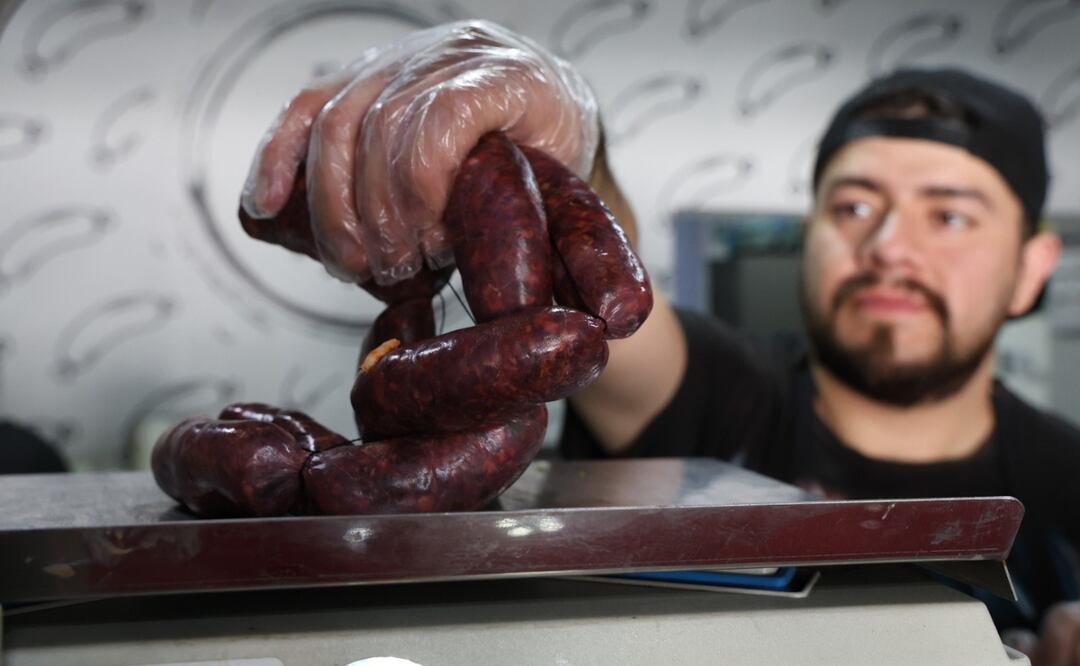 ¡El chorizo morado es la sensación de esta temporada! Foto: Matías Espinoza