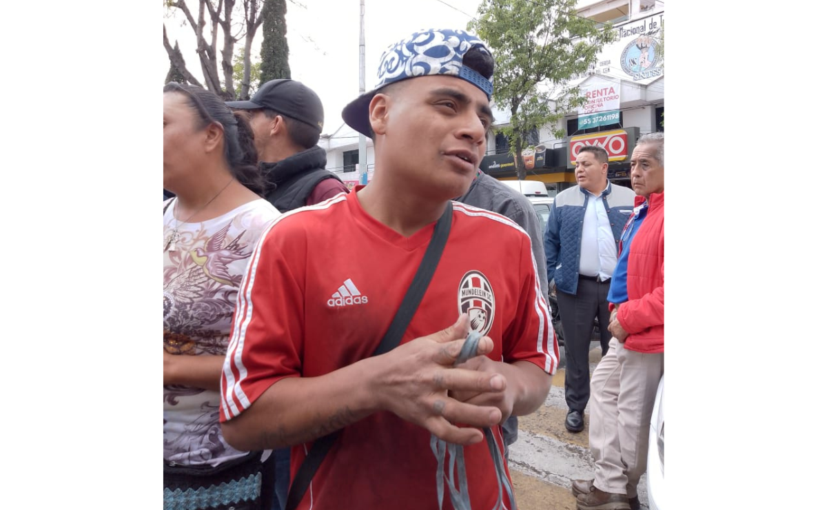La indignación se apodera de los taxistas de Naucalpan, quienes paralizan las calles en demanda de justicia. Foto: Rebeca Jiménez