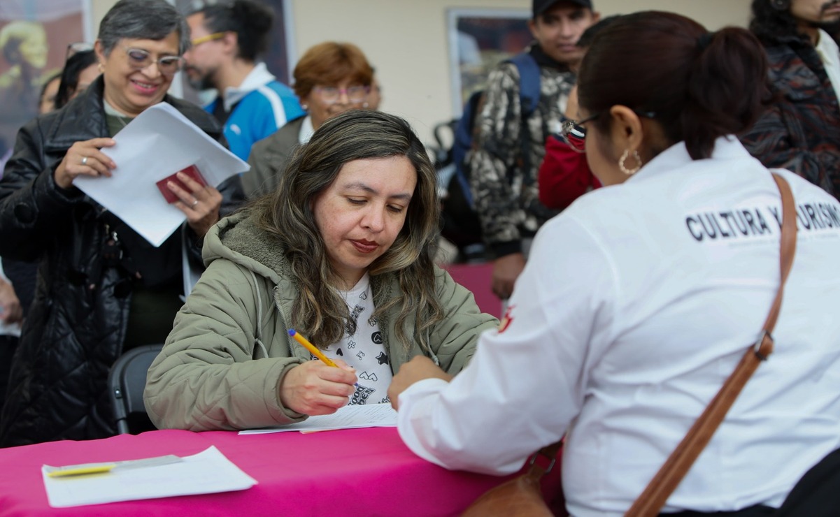 Después de la entrega de los apoyos económicos 2025, iniciada en Texcoco, continuará la distribución en las diferentes regiones de la entidad / Foto: Especial