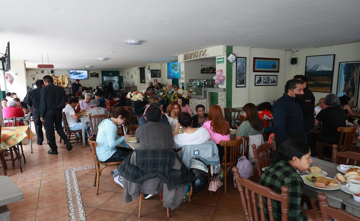 Festejos del Día de la Madre impulsan economía de restaurantes en Toluca