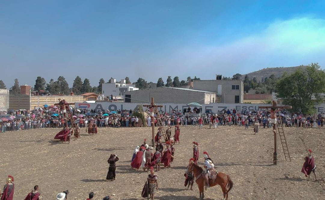 El uso de sombreros, gorras y sombrillas es vital para evitar la exposición directa a los rayos UV durante el recorrido. Foto Alejandro Vargas / El Universal