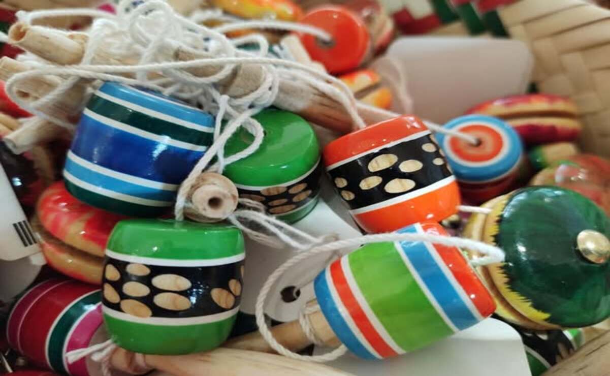 Las y los artesanos mexiquenses entregan a la Tienda Casart sus piezas en la modalidad de consignación / Foto Especial