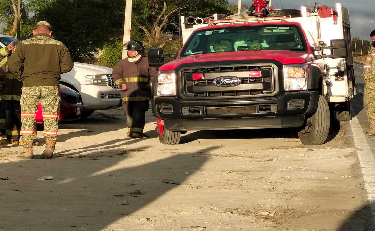 Bomberos de Xonacatlán, con el apoyo de cuerpos de emergencia de diferentes municipios / Foto Karen Aldama
