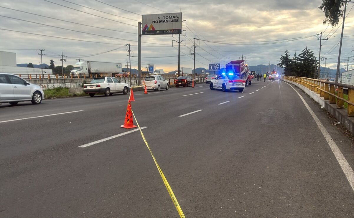 Tras el accidente quedaron bloquearon dos carriles. Foto: Especial