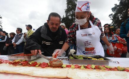 ¡Toluca rompe el récord! La torta de chorizo más grande del mundo celebra a papá