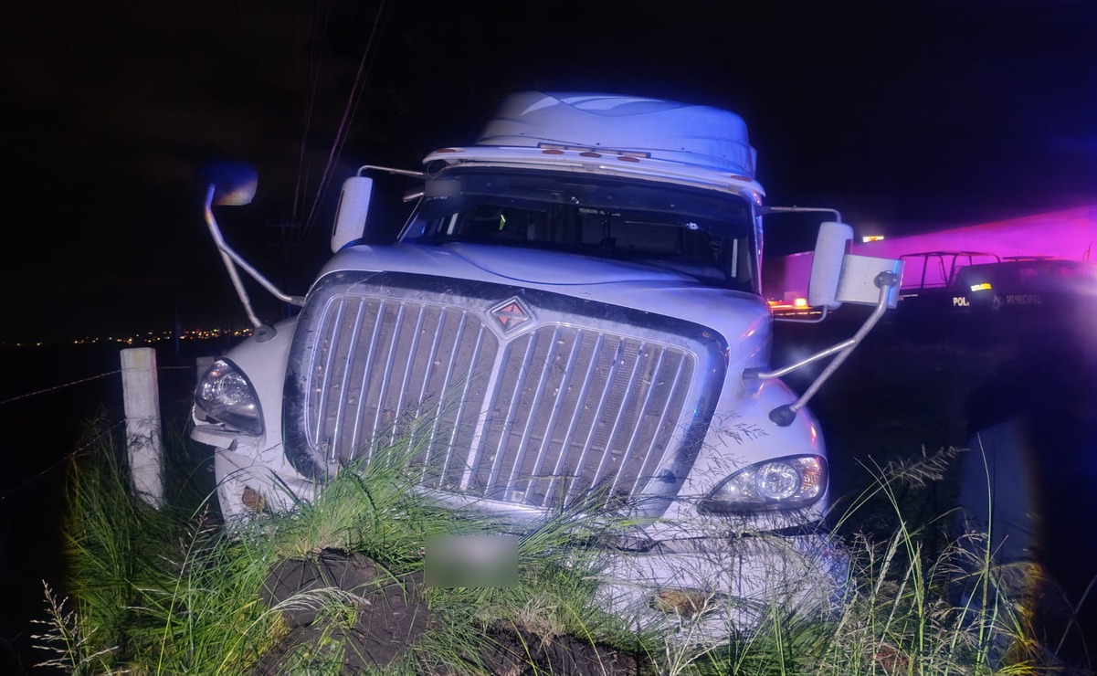 El tráiler transportaba electrodomésticos con valor aproximado de dos millones 222 mil pesos / Foto Especial