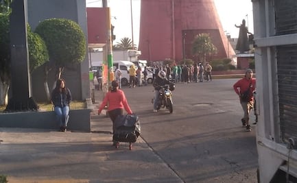 Mototaxistas bloquean acceso a Nezahualcóyotl: denuncian ser víctimas de extorsión