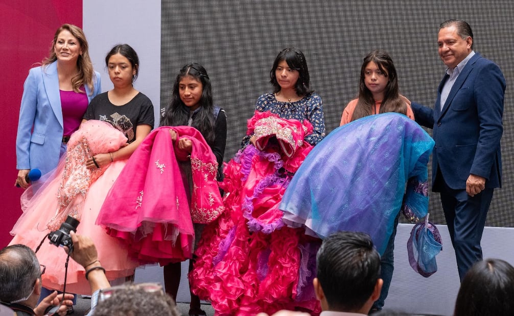 Gracias a la solidaridad de ciudadanos y el sector empresarial, las festejadas contarán con vestidos especiales y una celebración completa. Foto Especial