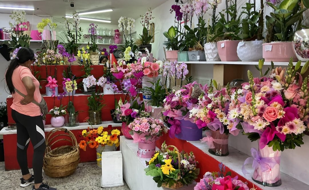 Flores, dulces y regalos: los mexiquenses destinarán en promedio el 37% de su ingreso mensual al festejo de mamá. Foto Especial