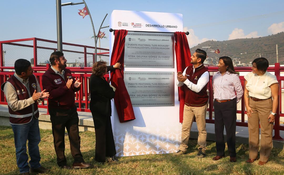 La gobernadora Delfina Gómez Álvarez, acompañada de los alcaldes, Adolfo Cerqueda y Xóchitl Flores, inauguró la nueva estructura a la que se destinaron 4.24 millones de pesos Foto: Luis Camacho