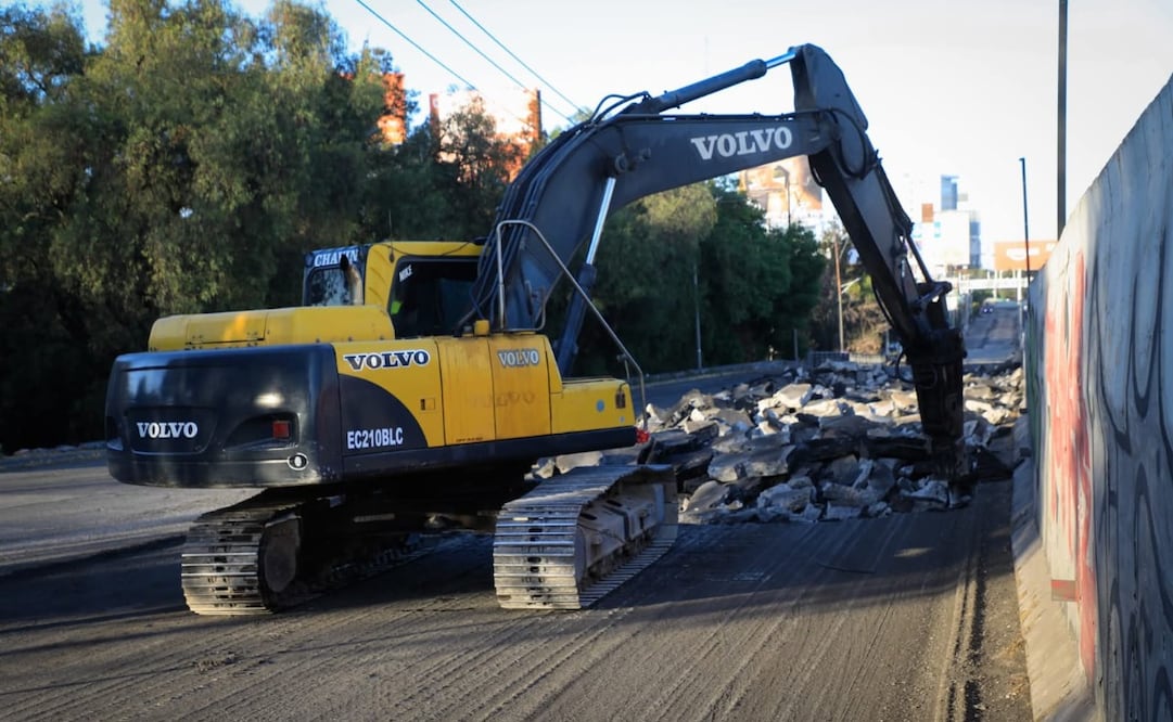 "No es solo asfalto, es una reconstrucción total", señaló el alcalde Isaac Montoya sobre las obras en Naucalpan. Foto Especial