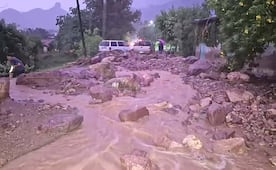 Lluvias azotan la zona sur del Edomex; reportan inundaciones y desgajamiento de cerro