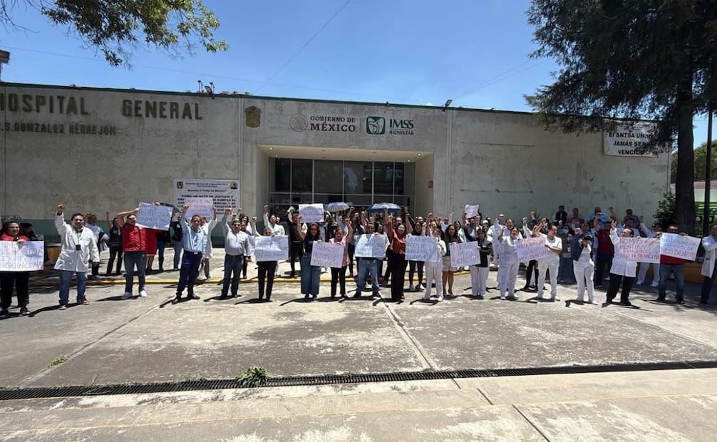 Médicos y enfermeras aseguran que el paro es administrativo: la atención a pacientes se mantiene sin interrupciones. Foto Especial