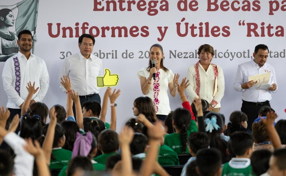 En la primaria Isidro Fabela, la mandataria detalló que el apoyo de 2,500 pesos llegará a los hogares en agosto. Foto Hugo Salvador / El Universal