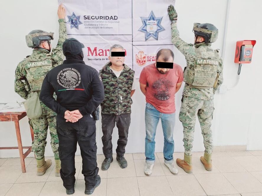 Marina y policía de Ecatepec arrestan a dos presuntos miembros de este grupo criminal por intento de despojo de un terreno municipal. Foto Especial
