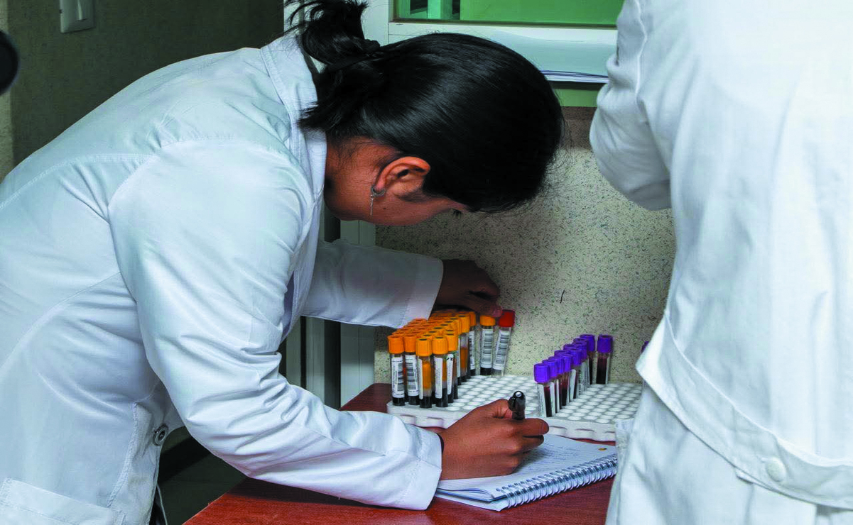 IMSS-Bienestar acerca análisis clínicos a comunidades del Edomex