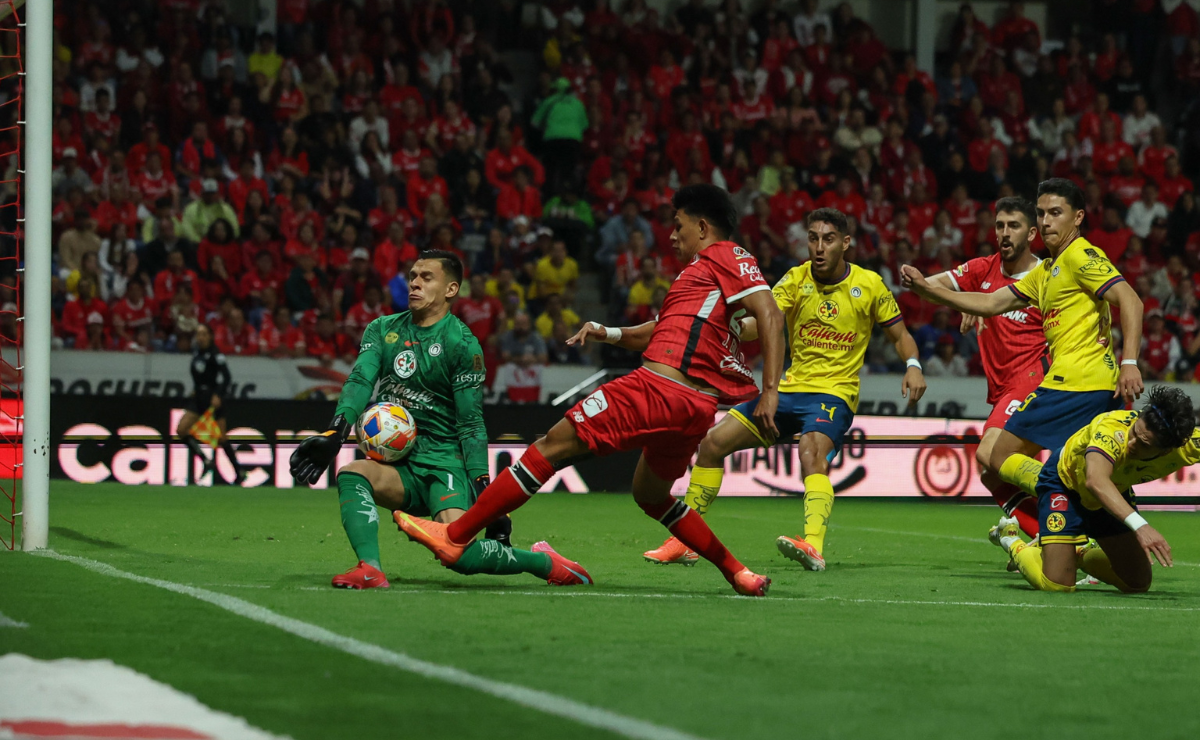 Con goles de Luan García y Alexis Vega, los Diablos Rojos del Toluca rompen la hegemonía y se coronan campeones de la Liga MX. Foto: Arturo Hernández