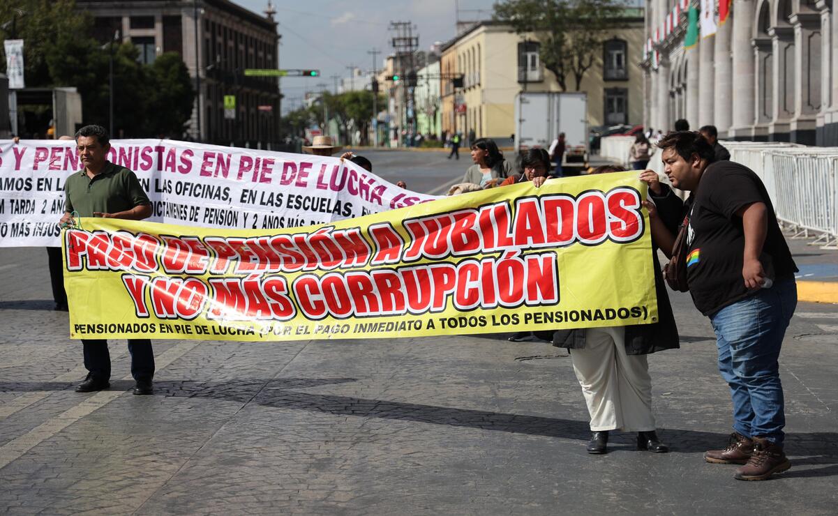 Desde hace dos años ha demorado el pago de sus pensiones de 7 mil maestros. Foto: Arturo Hernández