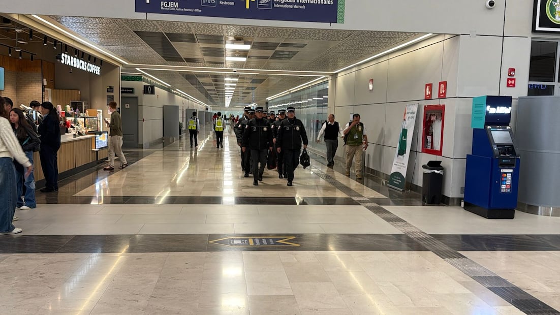 Elementos de la Guardia Nacional intensifican los patrullajes en los filtros de acceso al AIFA este domingo. Foto Especial