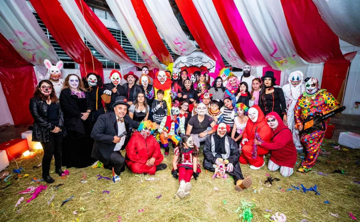 Coacalco vive una noche mágica con su tradicional mega ofrenda y desfile de catrinas