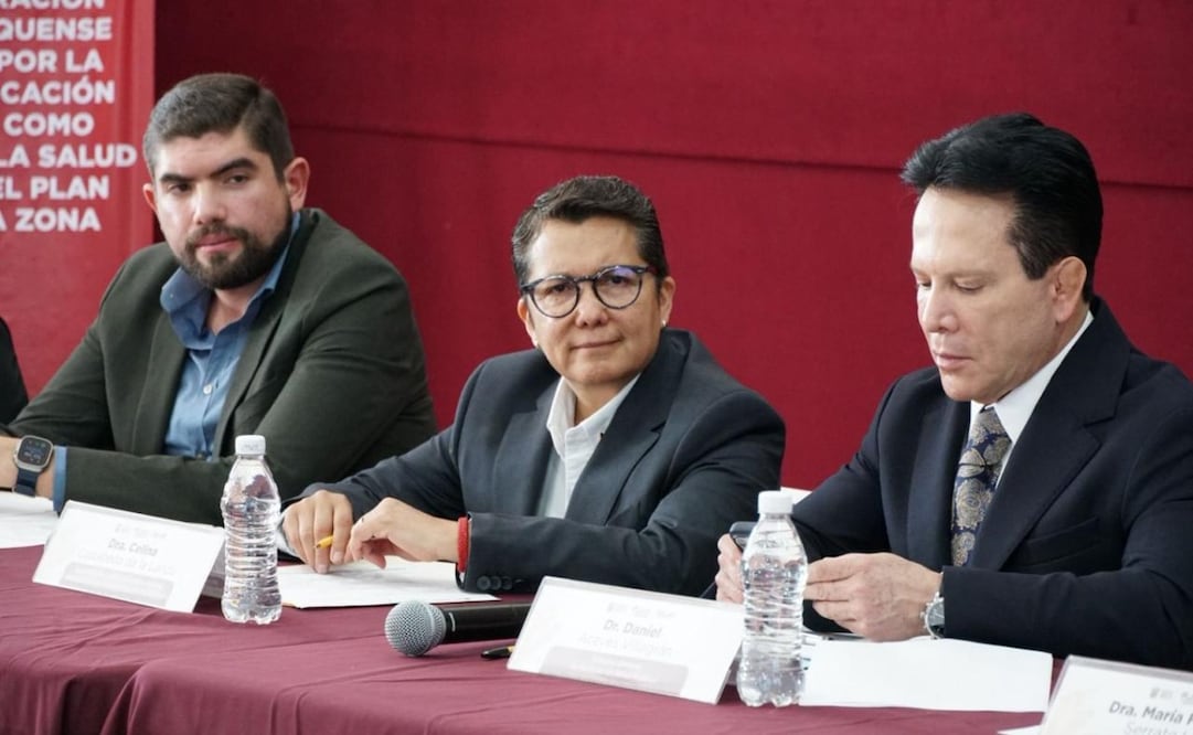 Autoridades estatales, federales y municipales durante la mesa de trabajo en Nezahualcóyotl para el Plan Integral de la Zona Oriente. Foto Especial