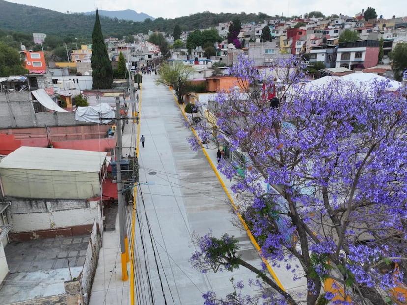 Cisneros Coss también inauguró la repavimentación con concreto hidráulico de tres calles de la colonia El Tejocote. Foto: especial