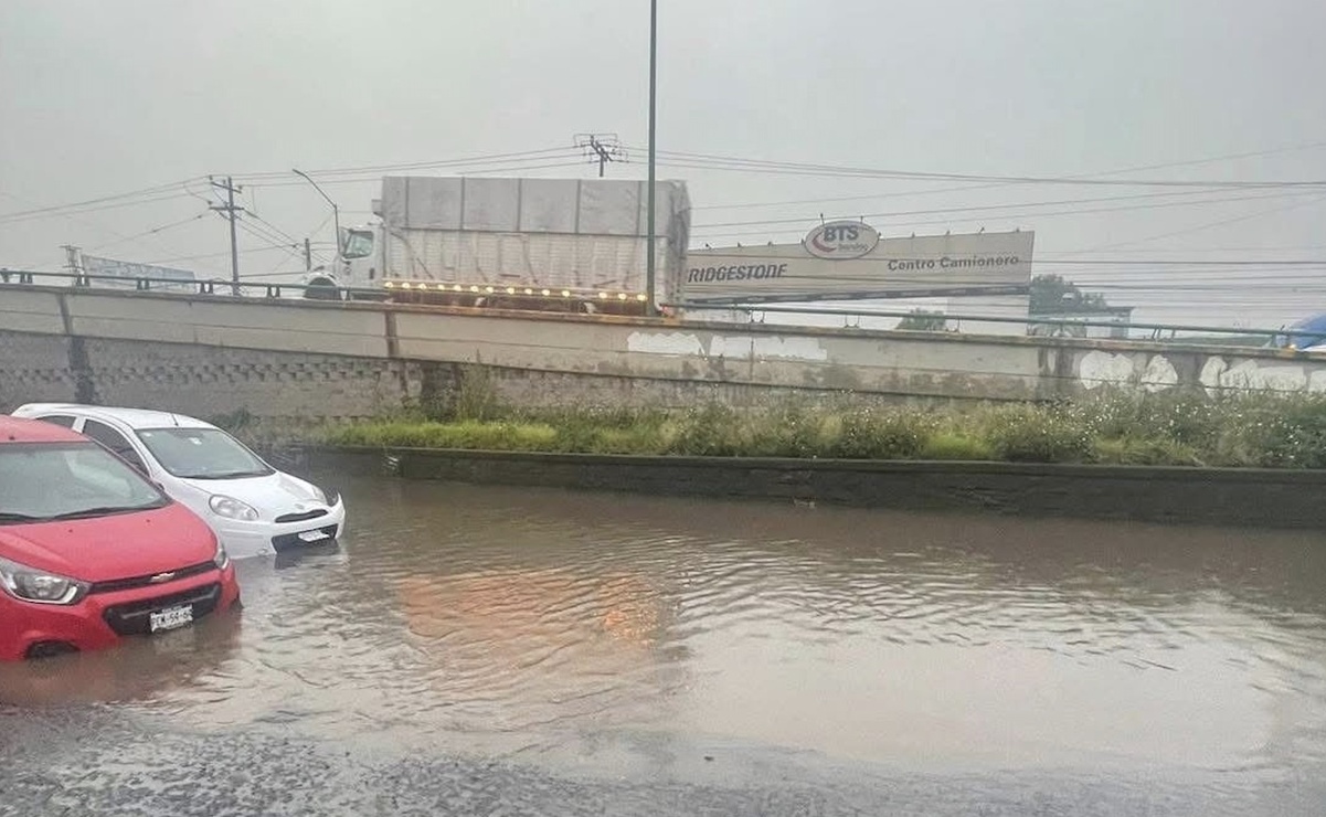 Caos Vial: Encharcamientos dificultan la circulación en la carretera Cuautitlán-Tlalnepantla