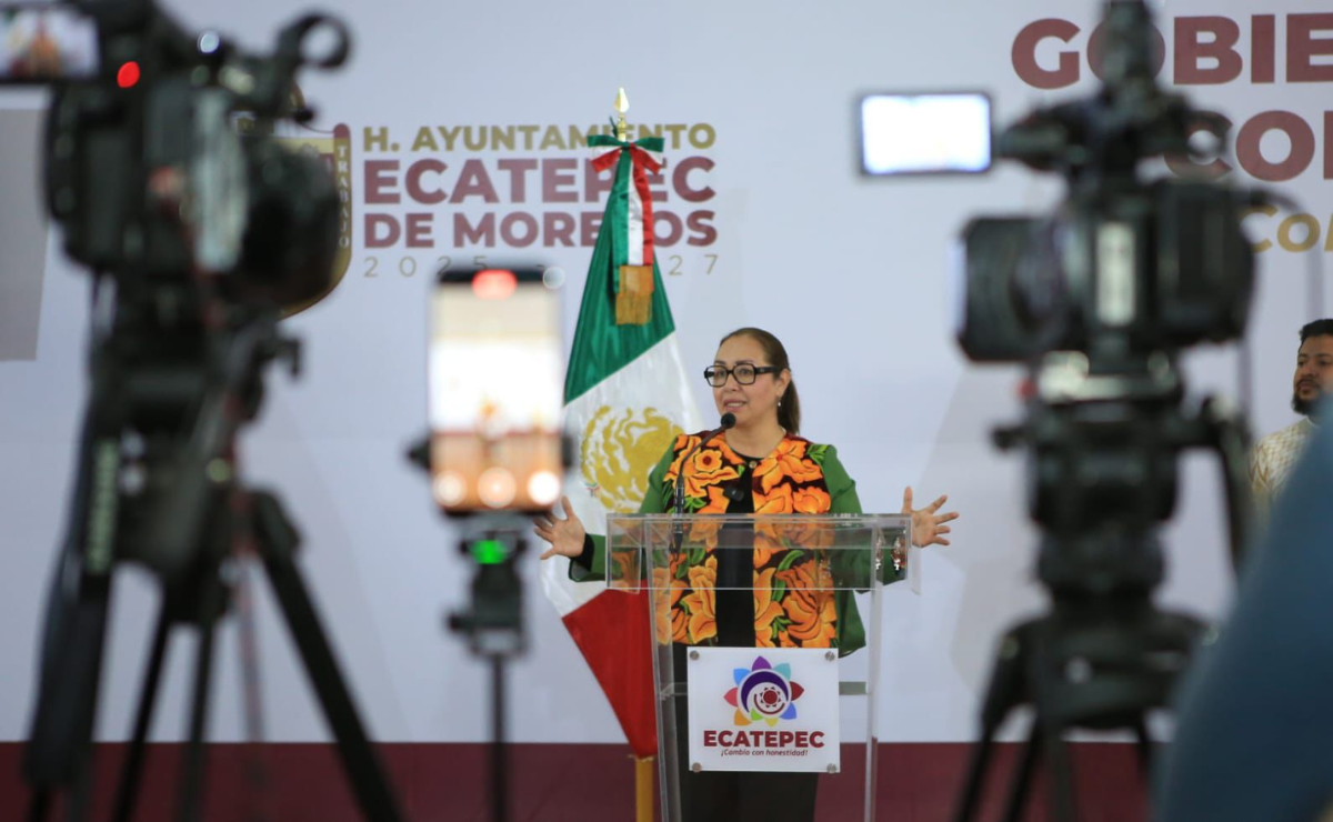 Azucena Cisneros confía en que en los próximos días los contribuyentes acudan a pagar sus impuestos de predial y agua Foto: Especial