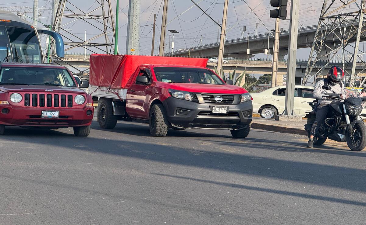 El respeto a las normas de transito no debe ser solo para los conductores, sino también para los peatones. Foto: Roberto Guerrero / El Universal Edomex