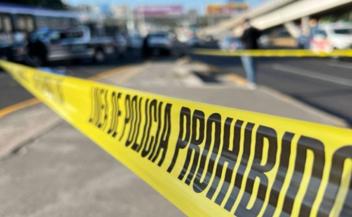 Tragedia en Naucalpan: Impacto mortal de moto contra microbús deja dos jóvenes fallecidos
