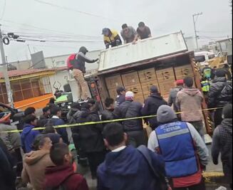 VIDEO: Alumno de CBT muere durante la volcadura de un tráiler en Toluca