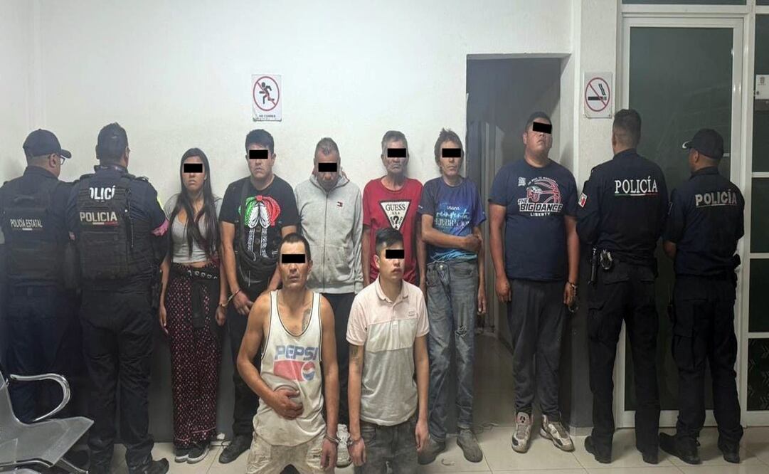 Ocho personas armadas, entre ellos una mujer, fueron detenidos dentro de una residencia en Lomas de Tecamachalco. Foto: Especial