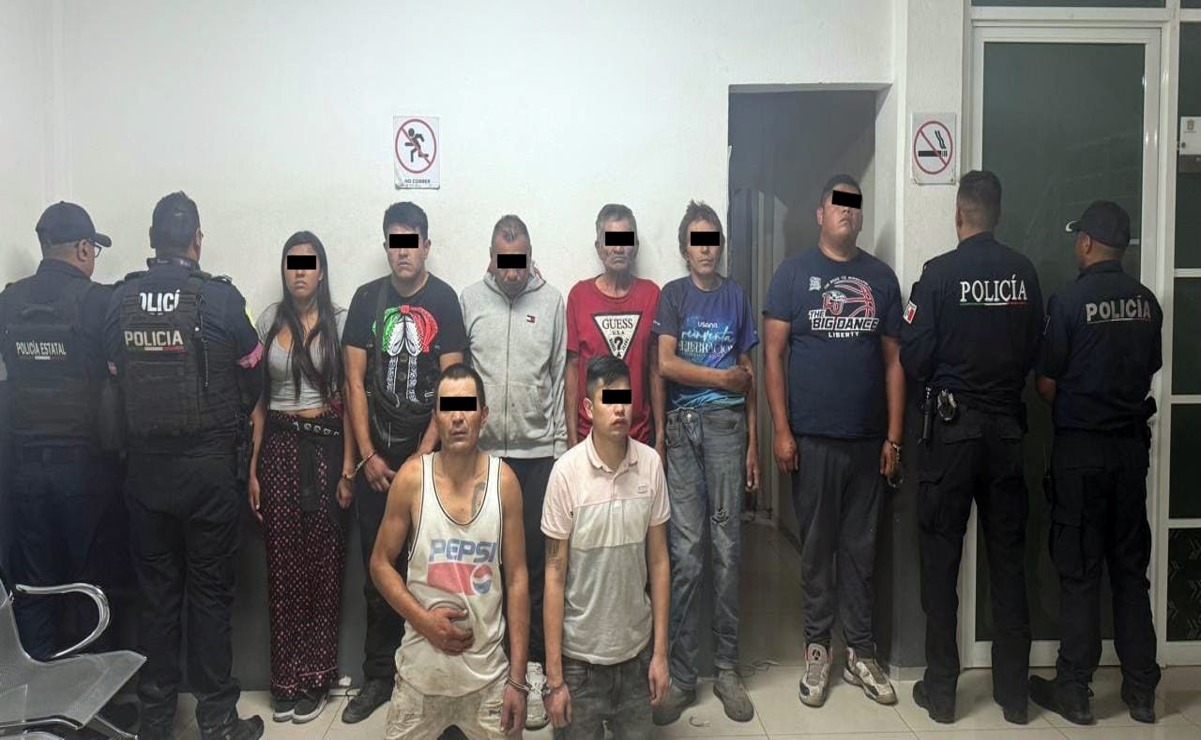 Ocho personas armadas, entre ellos una mujer, fueron detenidos dentro de una residencia en Lomas de Tecamachalco. Foto: Especial