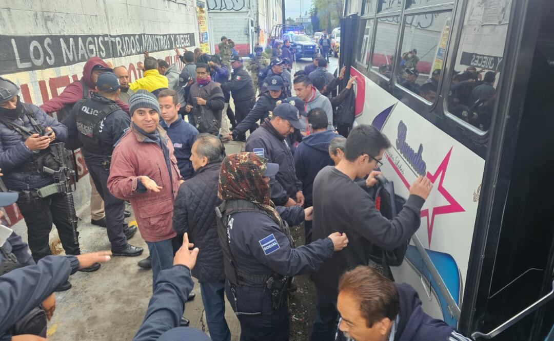 Elementos de la Policía Municipal y la Marina despliegan operativos simultáneos para blindar el transporte público y combatir el robo en los puntos más críticos del municipio. Foto: Especial