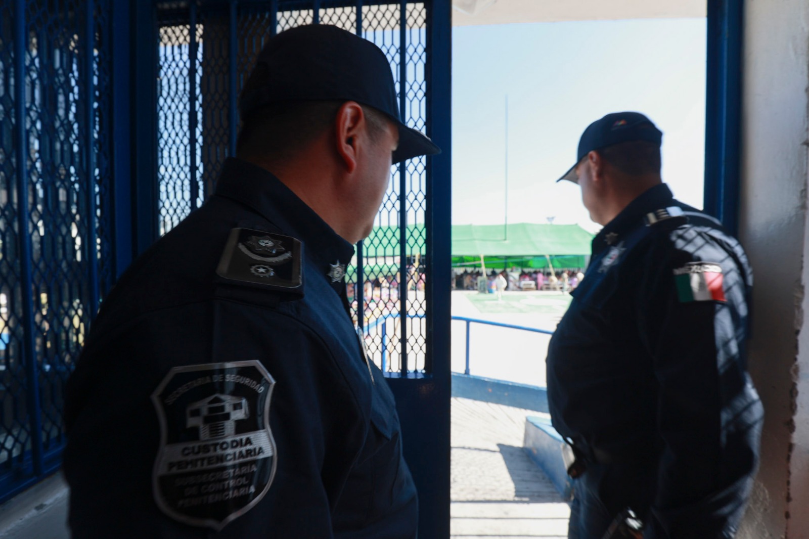 La ilusión de querer portar un uniforme, fue lo que llevó a Nicolás a buscar un lugar como policía proceso. Foto Alejandro Vargas